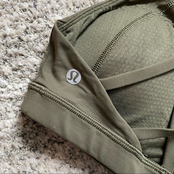 Lululemon free to be serene sports bra 4 - Picture 3 of 4